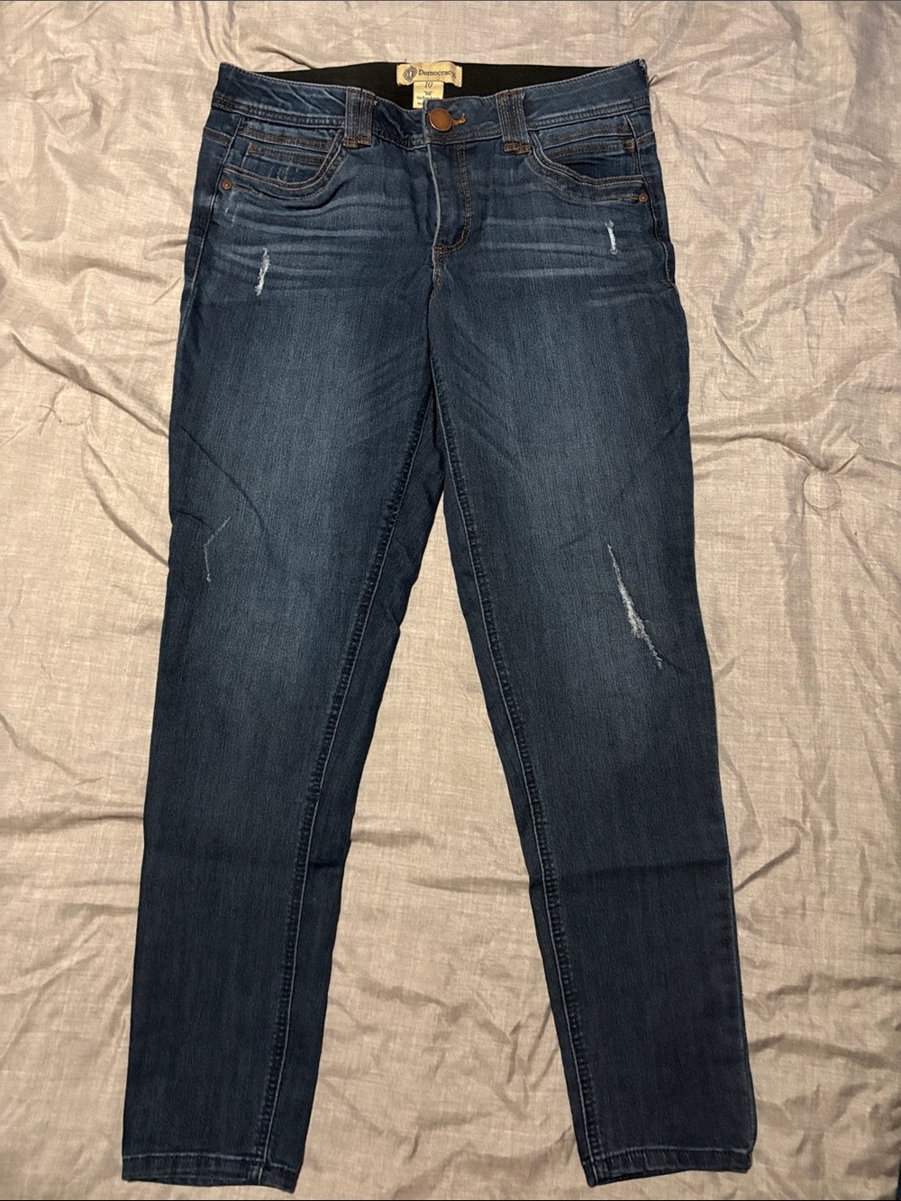 Democracy Dark Wash Women’s Slim Stretch Jeans - Blue